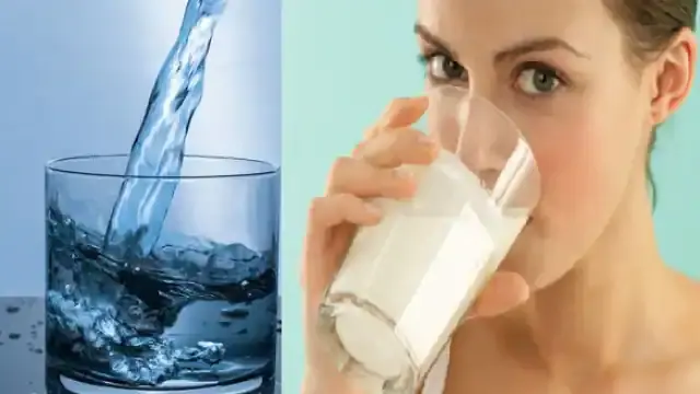 दूध खड़े होकर और पानी बैठकर ही क्यों पीना चाहिए? जानें क्या कहते हैं आयुर्वेद के नियम