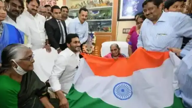 नहीं रहीं पिंगली वेंकैया की बेटी घंटासाला सीता महालक्ष्मी, पिता ने दिया था राष्ट्रीय ध्वज का डिजाइन