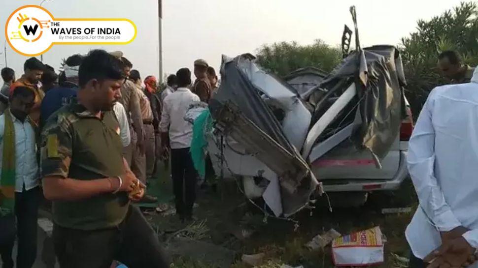 प्रयागराज में दर्दनाक हादसा : बिजली के खंभे से टकराई श्रद्धालुओं की कार, 5 की मौत